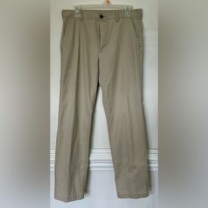 Men’s George flat front 30x32 (32x31-1/2) khaki pants, good pre-owned condition
